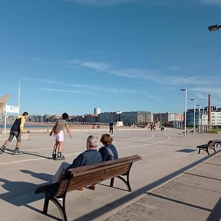 Poniente * Хихон
